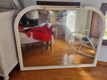 Specchio grande con luce