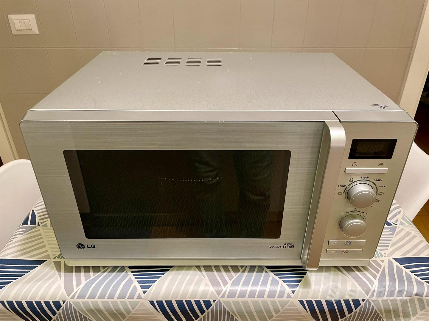 Forno Microonde LG di seconda mano per 75 EUR su Milano su WALLAPOP