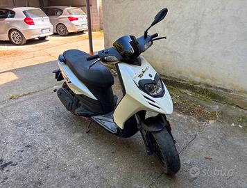 Scooter Piaggio Typhoon - Anno 2012 - Bianco