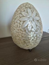 Lampada da tavolo in madreperla
