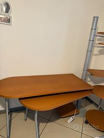 Scrivania in legno e metallo