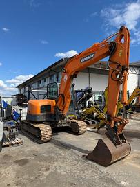 ESCAVATORE DOOSAM 85 ql.