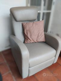 POLTRONA USATA POCHISSIMO 