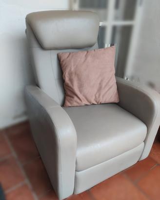 POLTRONA USATA POCHISSIMO 