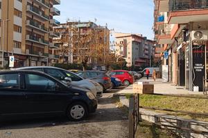 Locale commerciale 250-500 mq - cuore di rende