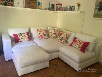 divano ad angolo con penisola componibile