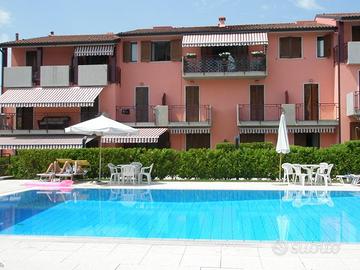 Appartamento Mavi centro Bardolino con piscina