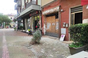NEGOZIO A BELLARIA-IGEA MARINA
