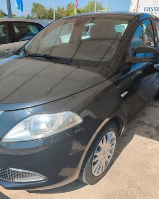 Lancia Ypsilon 1.2 69 CV 5 porte S&S Silver