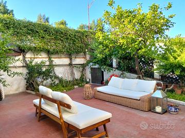 Casa indipendente con giardino in villetta