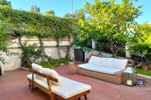 Casa indipendente con giardino in villetta