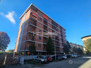 Alloggio ristrutturato in contesto signorile!