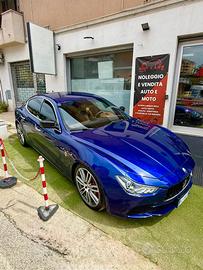 Maserati Ghibli SQ4 MOTORE FERRARI