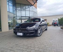 MASERATI Ghibli L4 330 CV MHEV Granlusso