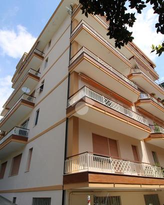 3 LOCALI A CHIAVARI