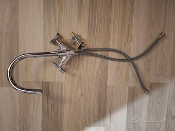 RUBINETTO CON FLESSIBILI PRONTO