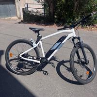 Bici elettrica Rockrider ST 100