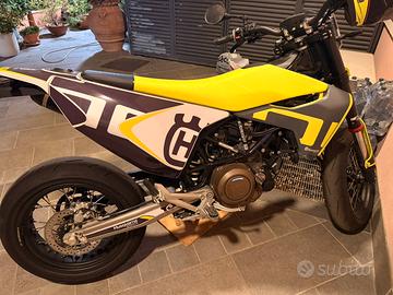 Husqvarna 701 supermoto