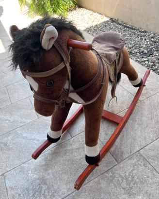 Cavallo a dondolo