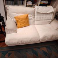 n. 2 divani bianchi uguali di qualità 