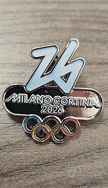 spilla 26 Milano Cortina 2026 Olimpiadi 