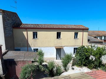 Casa tipica campidanese da ristrutturare