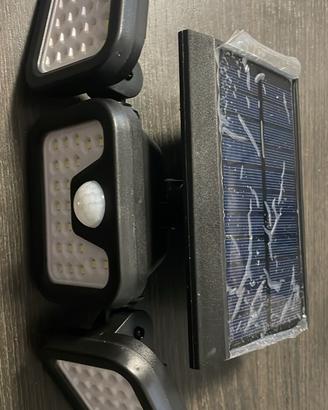 Faretto led da esterno con pannello solare