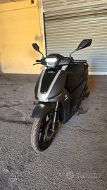 UM WINWOOD 125 SCOOTER NERO