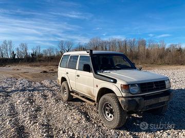 Mitsubishi pajero