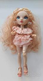 Rainbow High - Bambola Victoria Whitman