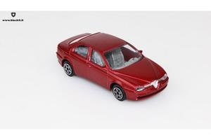 Alfa Romeo 156 1/43 Burago rossa