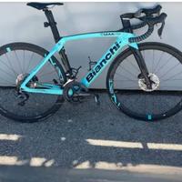 Bici da corsa BianchiOltre XR4 Disc Ultegra Tag.53