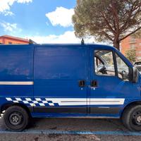 Furgone adibito per trasporto moto