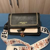 Pochette nera