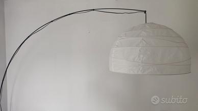 Lampada da terra ad arco