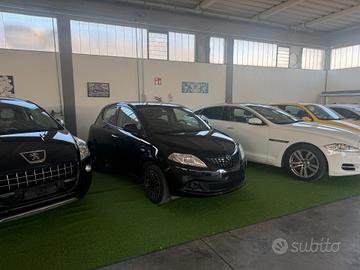 Lancia Ypsilon 1.0 FireFly 5 porte S&S Hybrid Oro