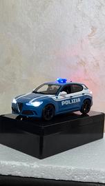 Stelvio Polizia con luci