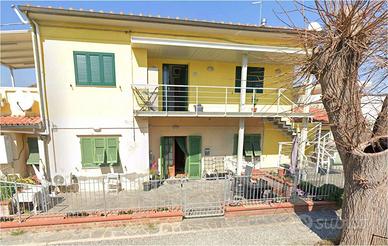 Immobile in asta di 112 m² con più di 5 locali e b