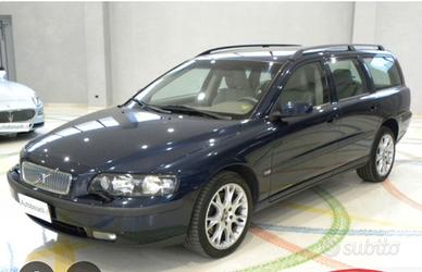 Volvo v 70 anno 2003