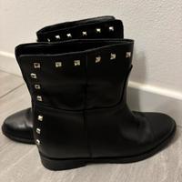 Stivaletti con zeppa interna