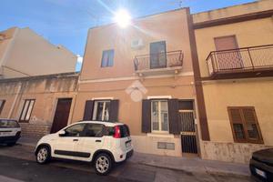 2 LOCALI A ERICE