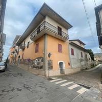 Soluzione indipendente con giardino - pastorano