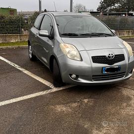 Toyota Yaris 1.0 3 porte Sol