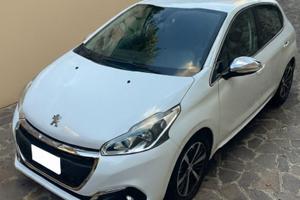 Peugeot 208 5 porte 1.2 PureTech c. automatico