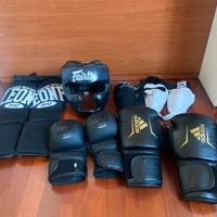 Boxe guanti e casco