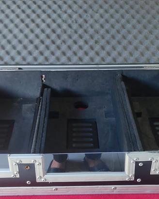 FLYCASE DJ ROBUSTO CON GRATE DI RAFFREDDAMENTO 