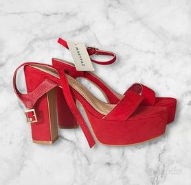 Sandali rossi con tacco Nuovi