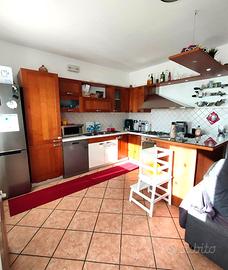 CAVARZERE: 106B: Bifamiliare con scoperto