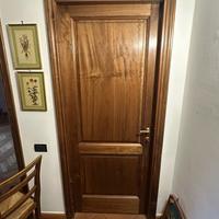 7 porte artigianali in legno di noce