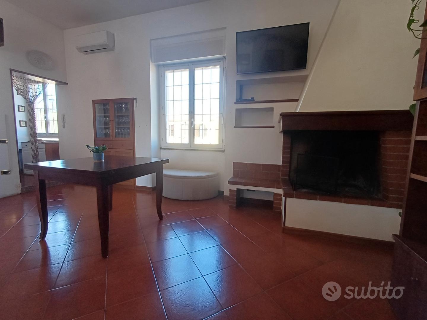 Ampio appartamento con terrazzo - Vista 4
